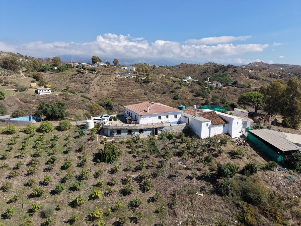 6 Bed Finca - Cortijo in Benamargosa