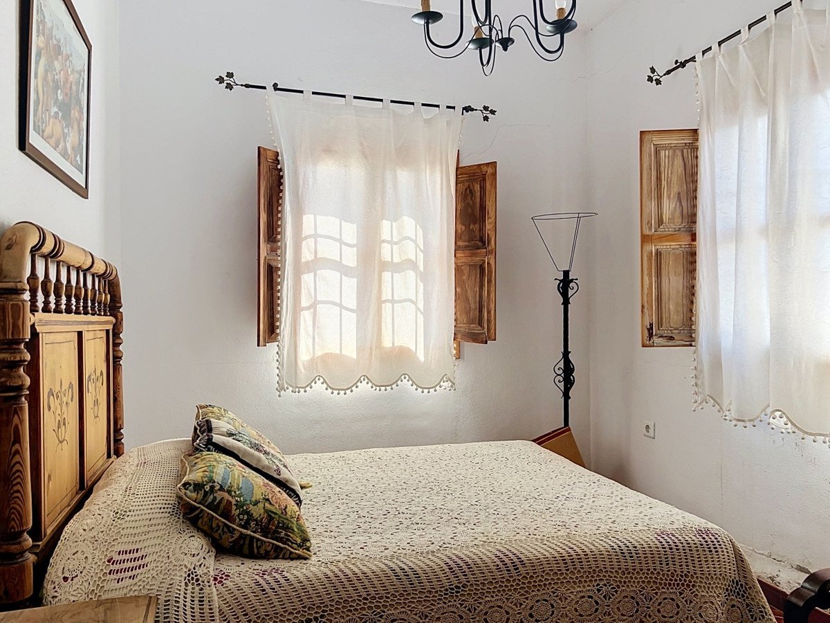 6 Bed Finca - Cortijo in Benamargosa