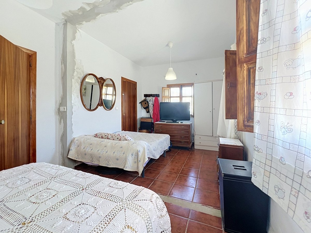6 Bed Finca - Cortijo in Benamargosa