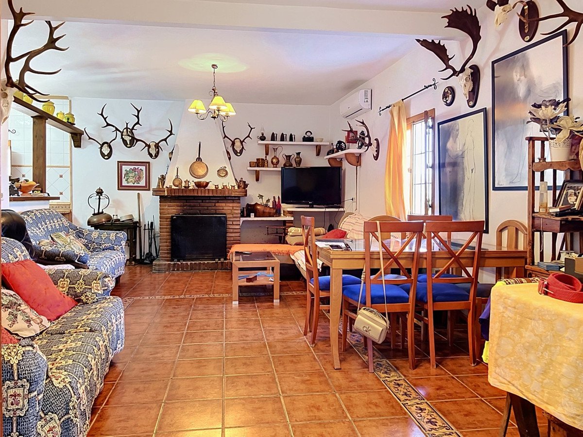 6 Bed Finca - Cortijo in Benamargosa