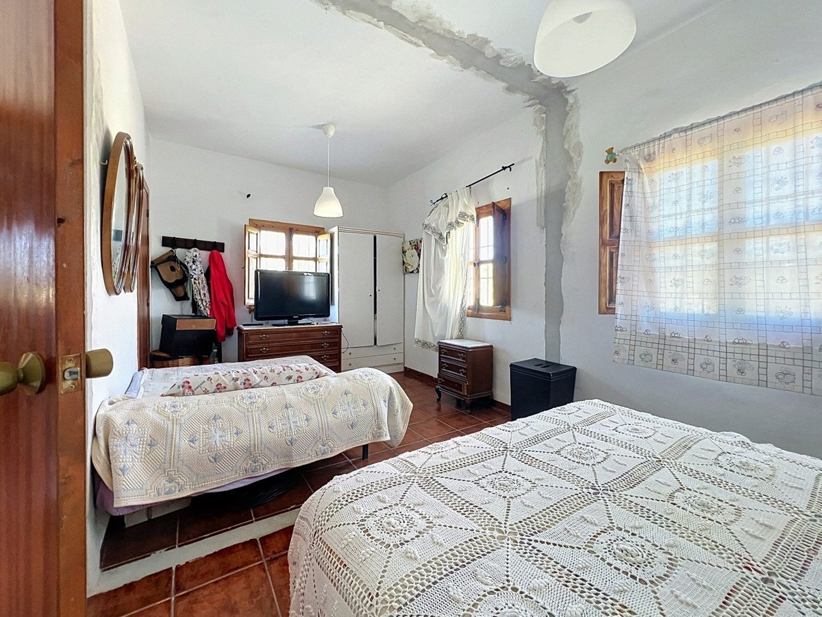 6 Bed Finca - Cortijo in Benamargosa