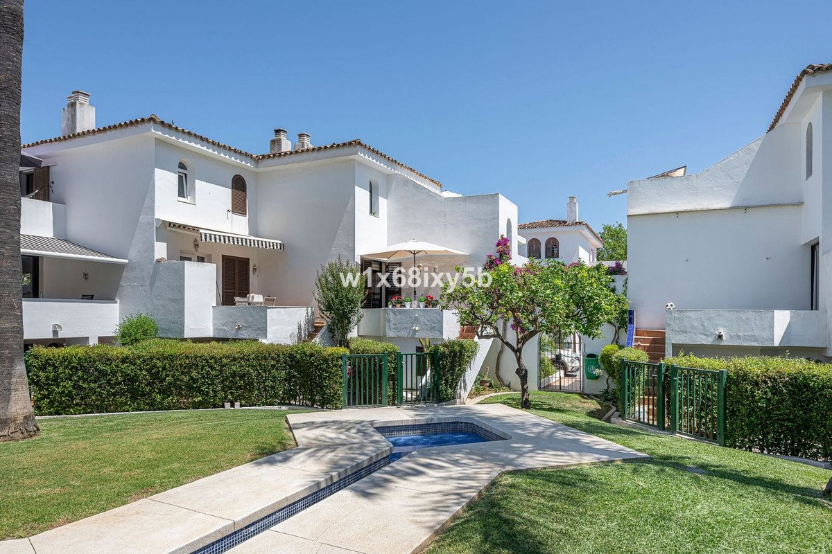 2 Bed Townhouse in Cancelada