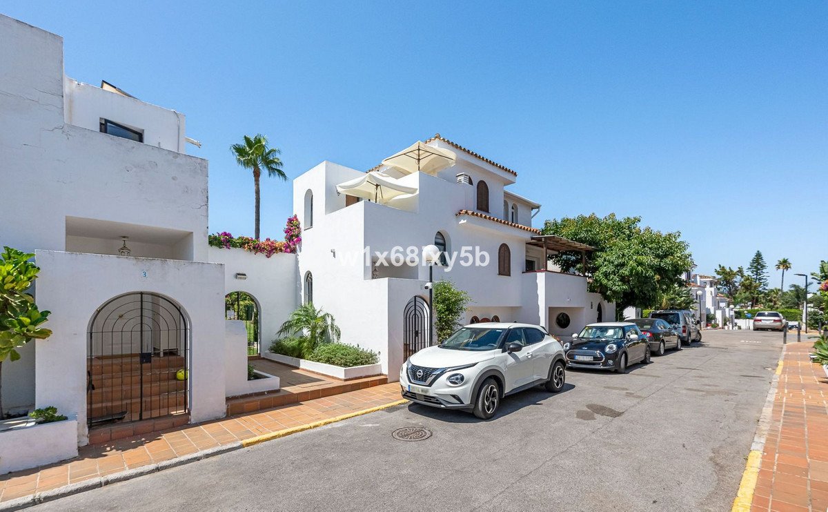2 Bed Townhouse in Cancelada