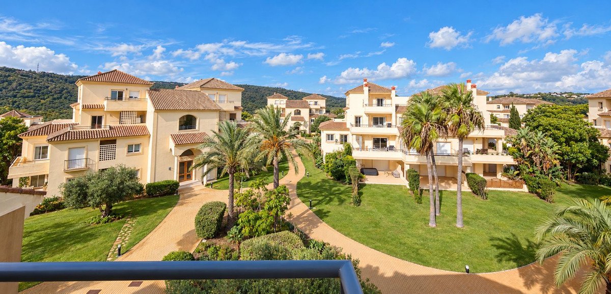 3 Bed Penthouse Duplex in San Roque Club