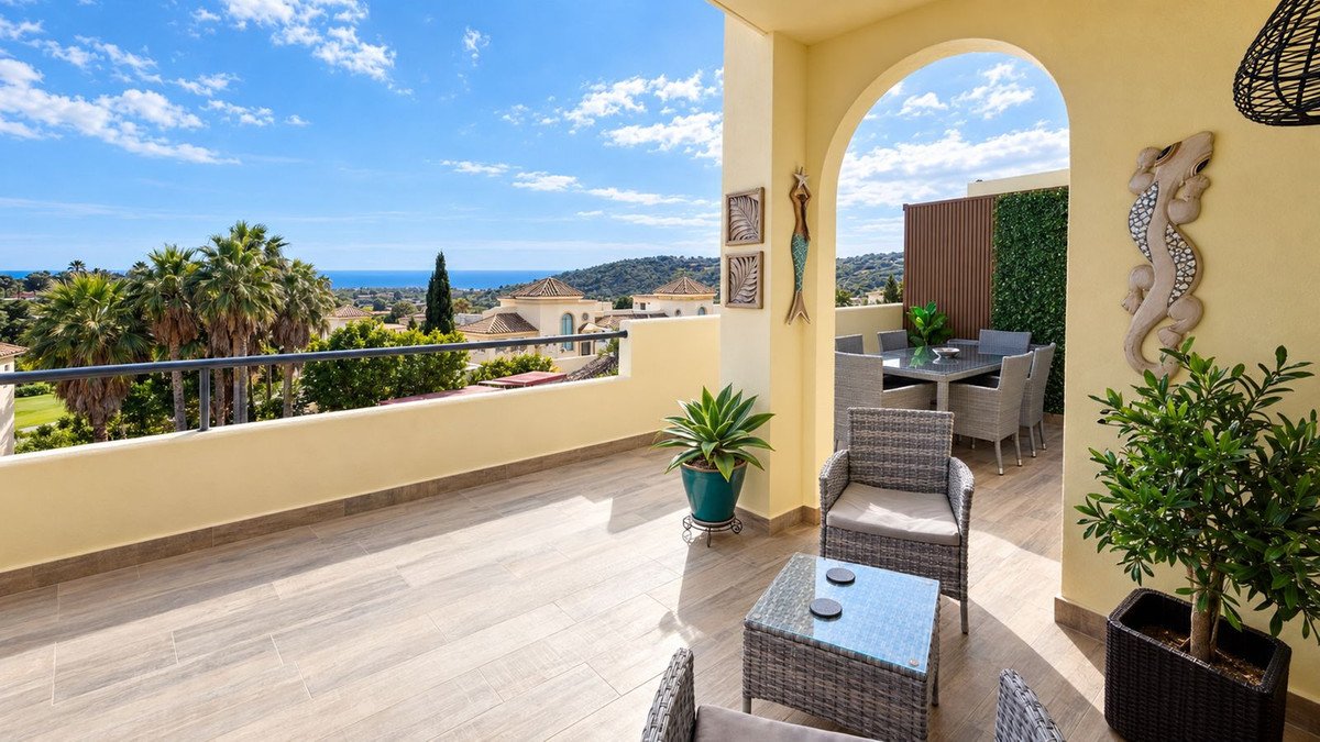 3 Bed Penthouse Duplex in San Roque Club
