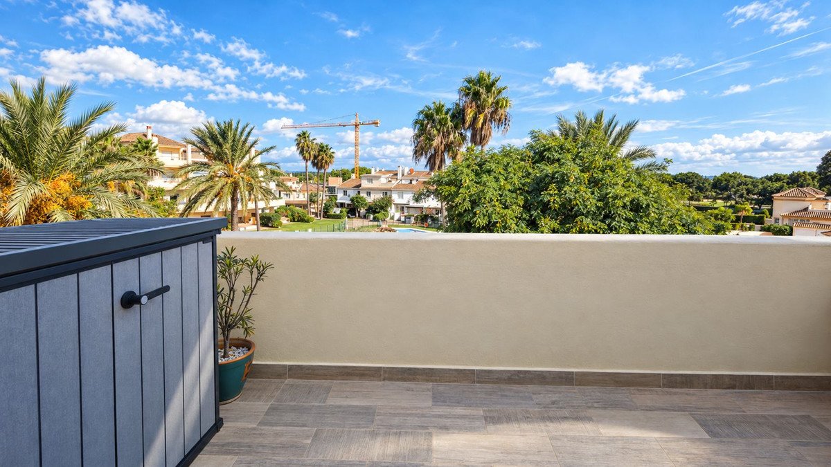 3 Bed Penthouse Duplex in San Roque Club
