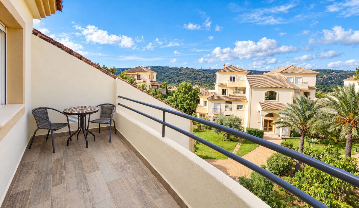 3 Bed Penthouse Duplex in San Roque Club