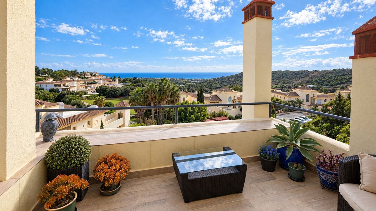 3 Bed Penthouse Duplex in San Roque Club