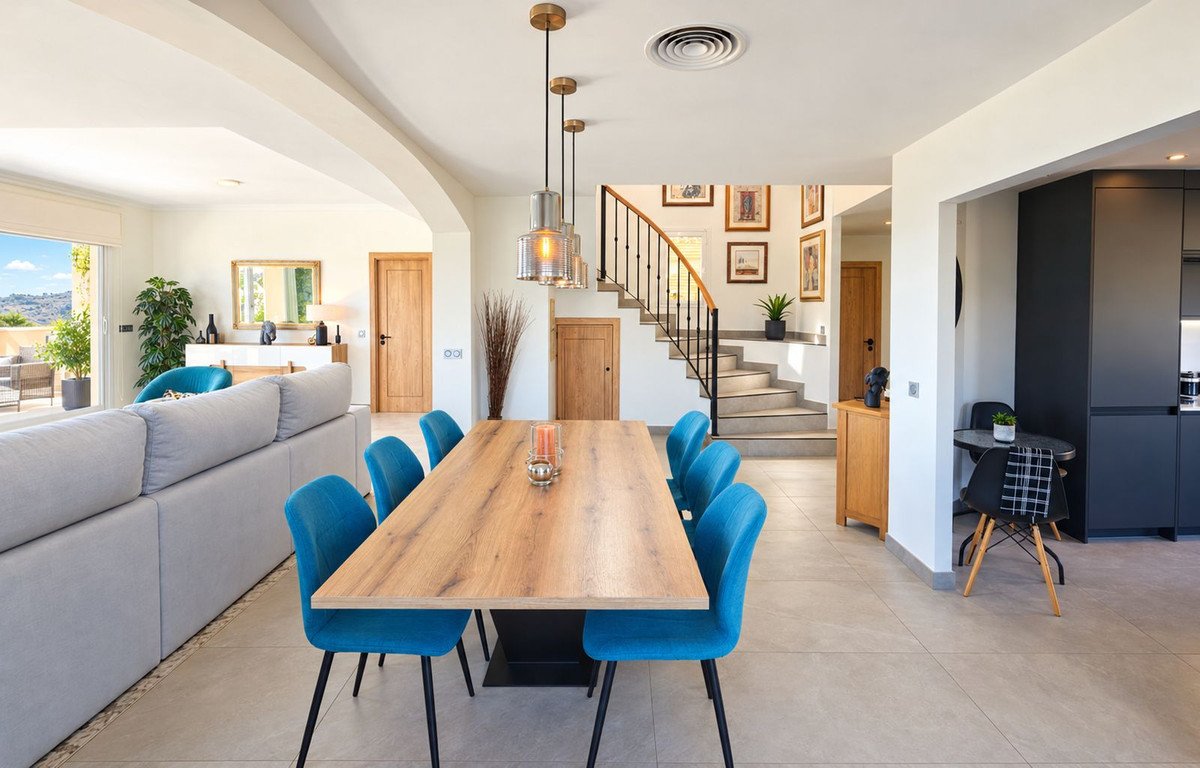 3 Bed Penthouse Duplex in San Roque Club