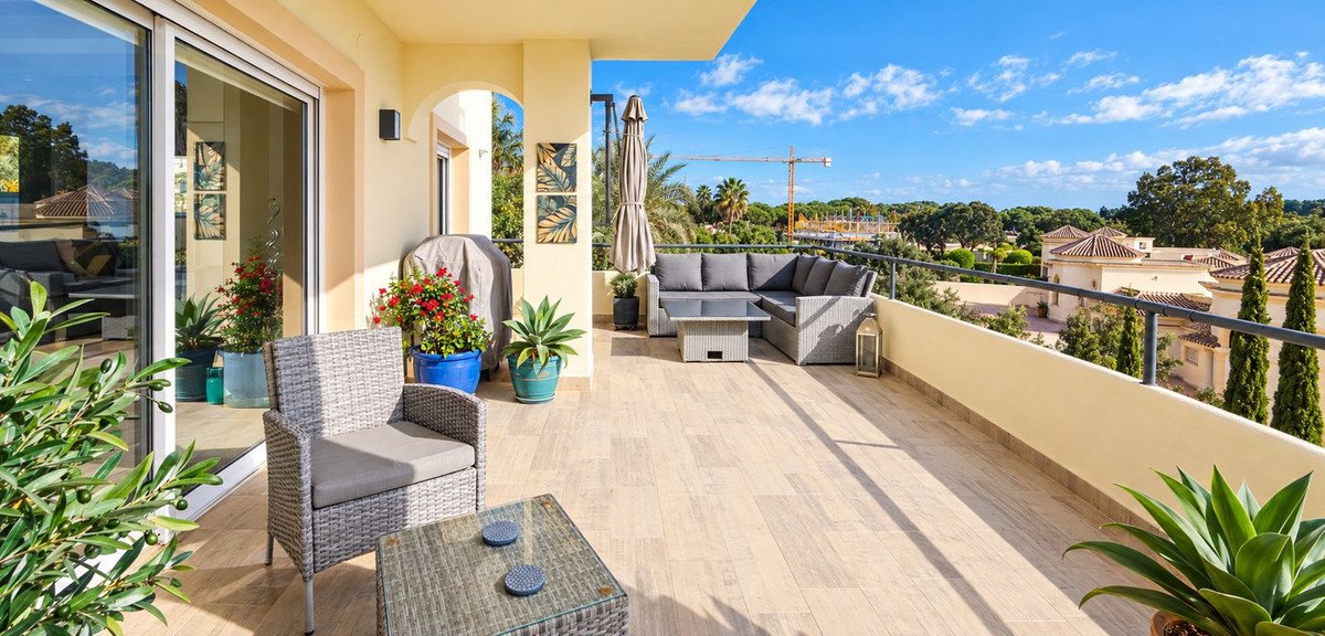 3 Bed Penthouse Duplex in San Roque Club