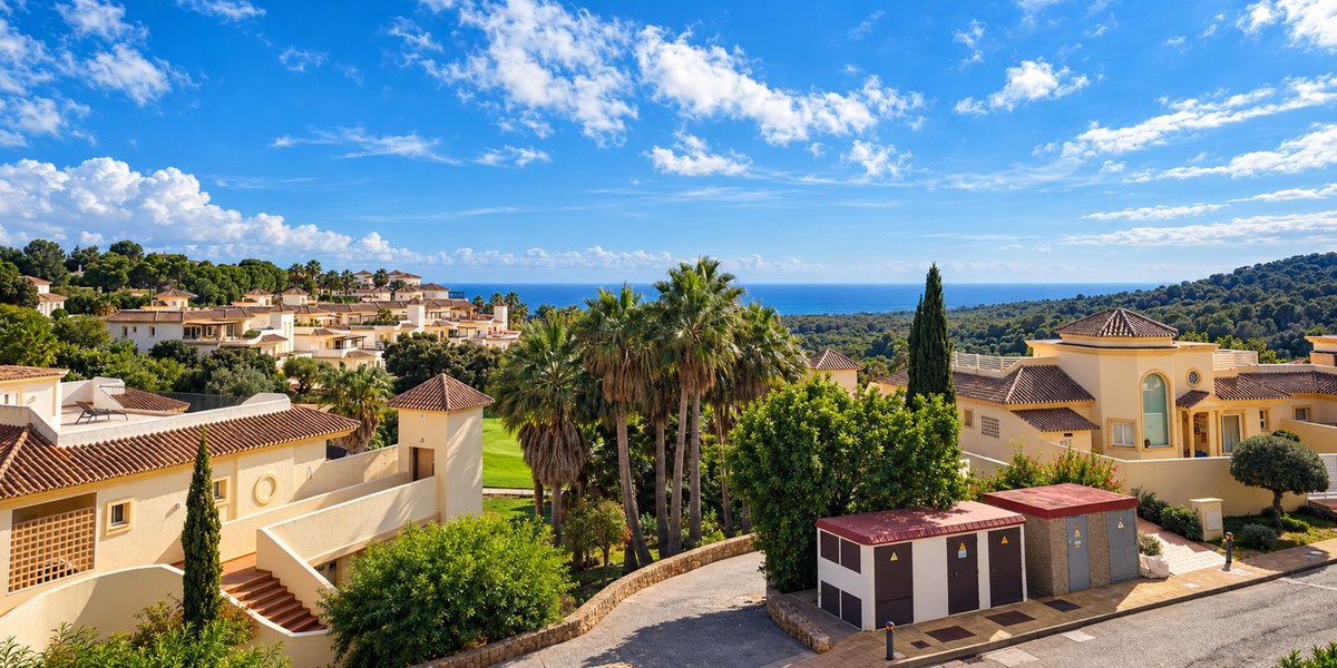 3 Bed Penthouse Duplex in San Roque Club