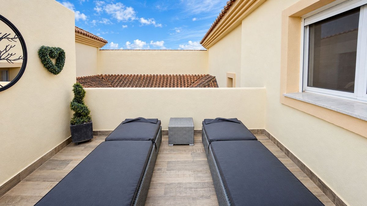 3 Bed Penthouse Duplex in San Roque Club