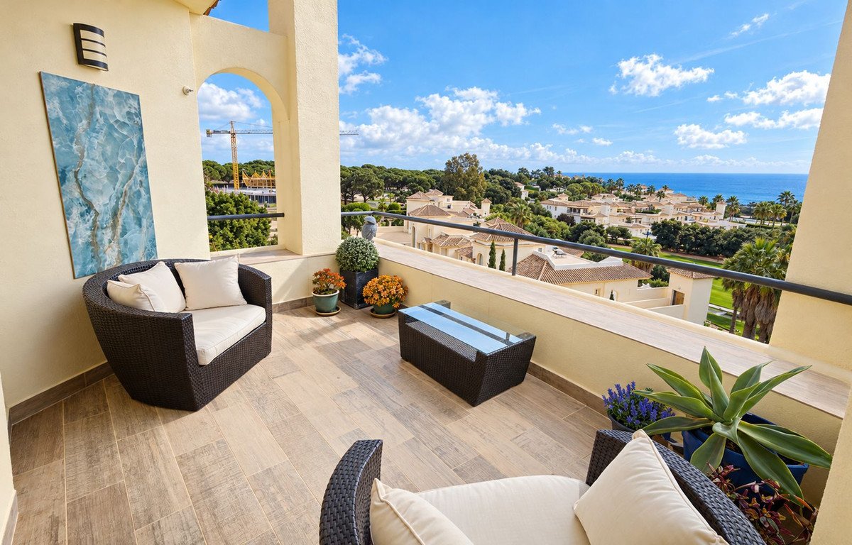 3 Bed Penthouse Duplex in San Roque Club