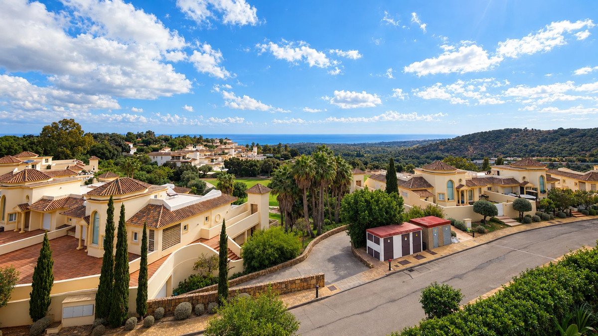3 Bed Penthouse Duplex in San Roque Club
