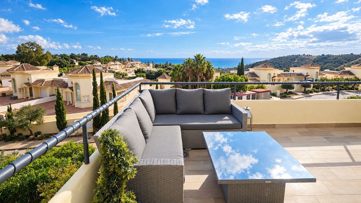 3 Bed Penthouse Duplex in San Roque Club