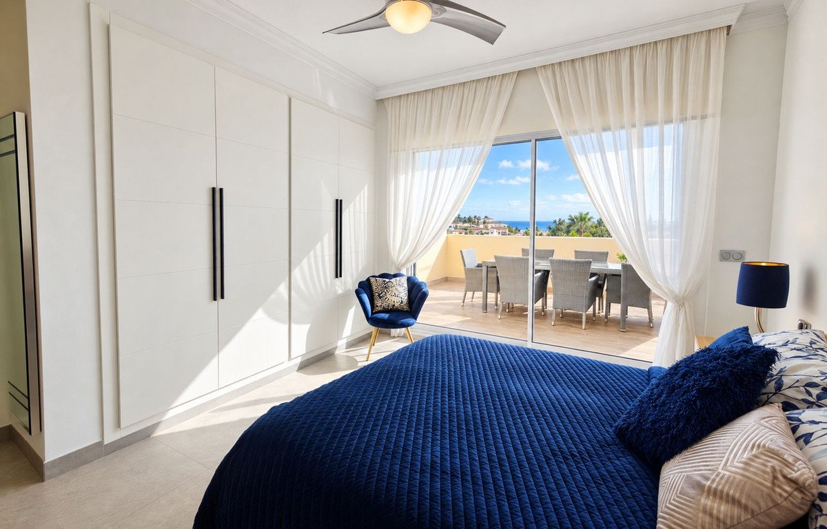 3 Bed Penthouse Duplex in San Roque Club