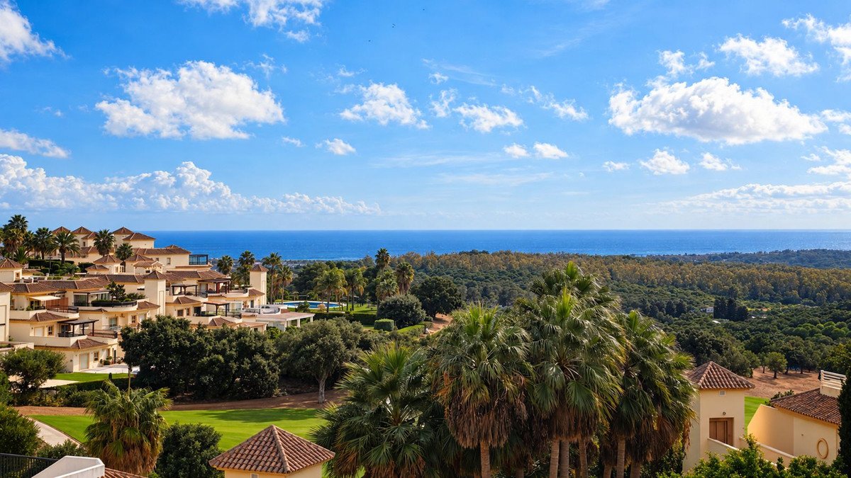 3 Bed Penthouse Duplex in San Roque Club