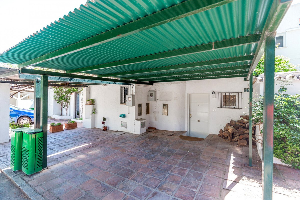 2 Bed Townhouse in Nueva Andalucía