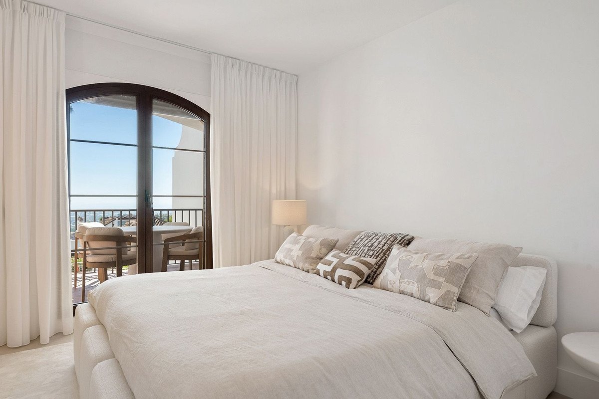2 Bed Middle Floor Apartment in Los Arqueros