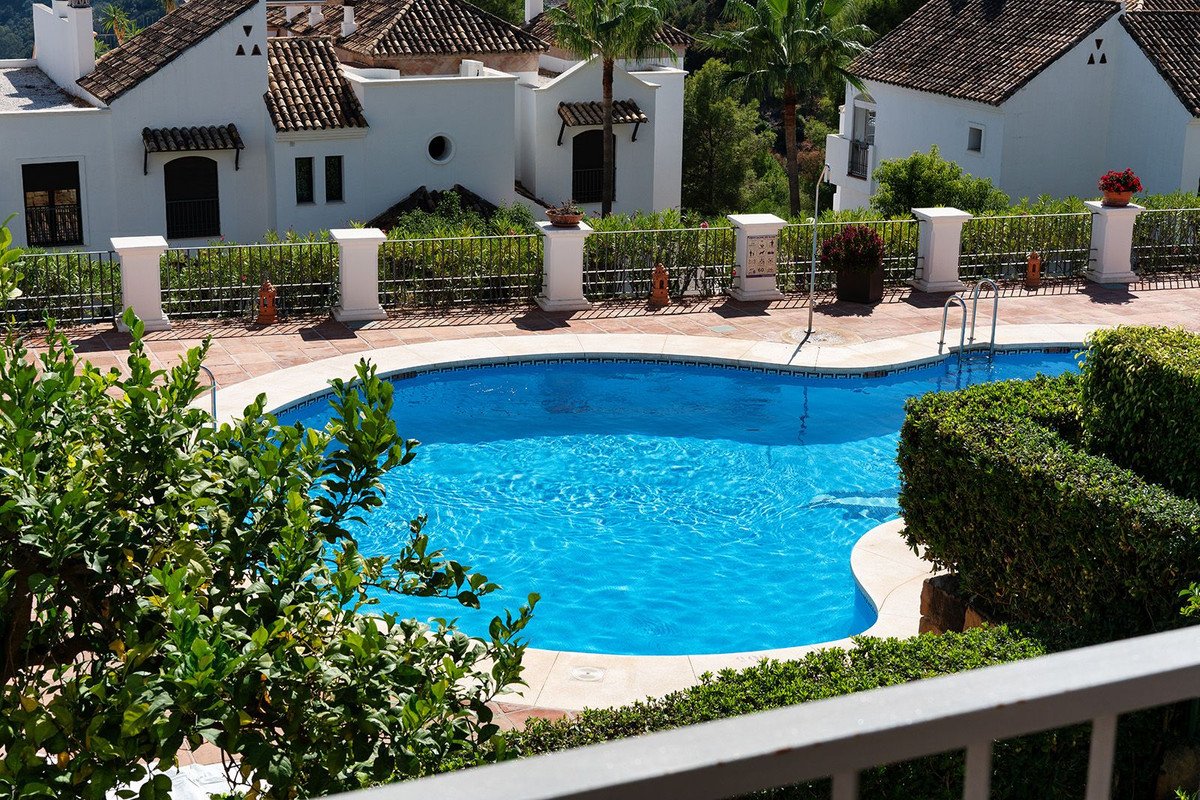 2 Bed Middle Floor Apartment in Los Arqueros