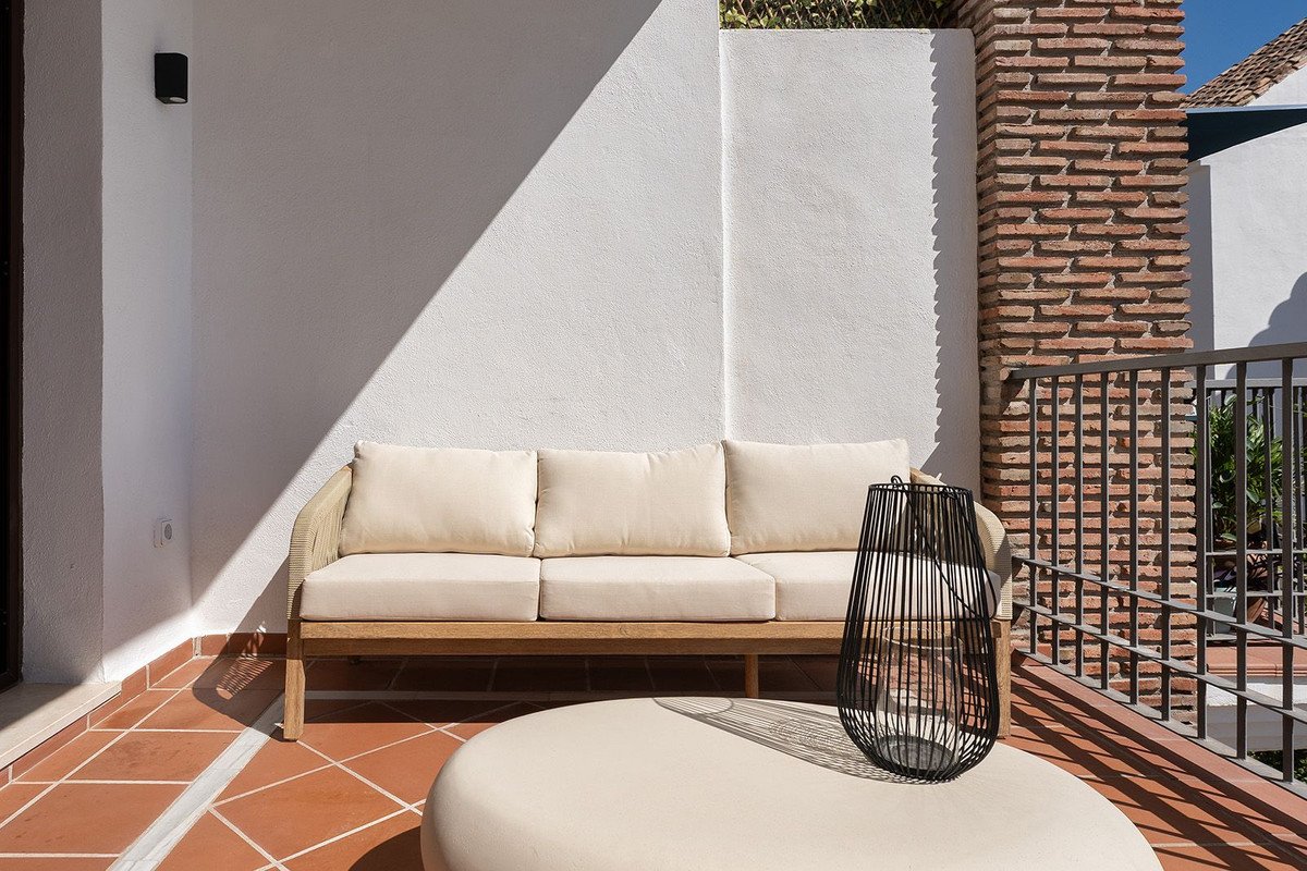 2 Bed Middle Floor Apartment in Los Arqueros