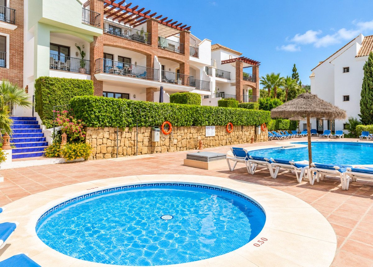 2 Bed Middle Floor Apartment in Los Arqueros