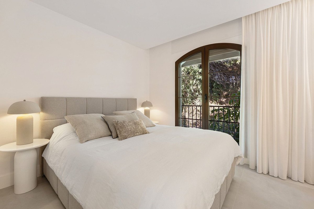 2 Bed Middle Floor Apartment in Los Arqueros