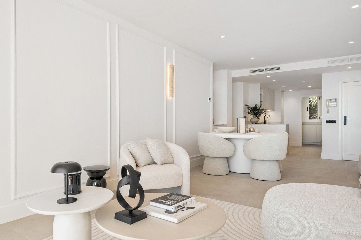 2 Bed Middle Floor Apartment in Los Arqueros