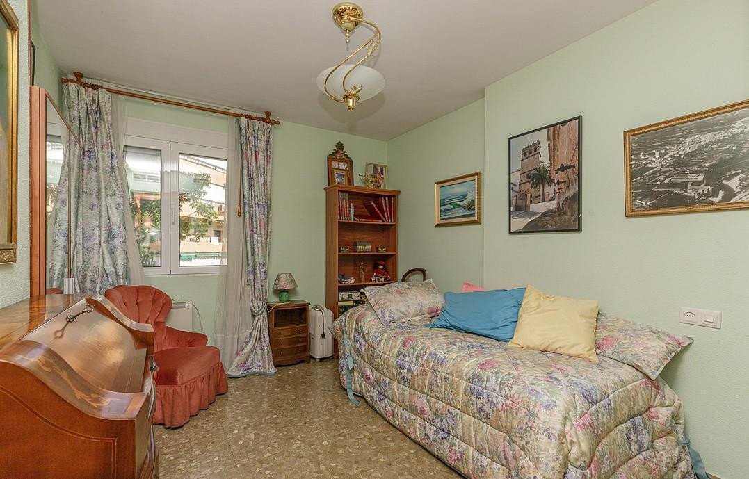 5 Bed Middle Floor Apartment in Pedregalejo