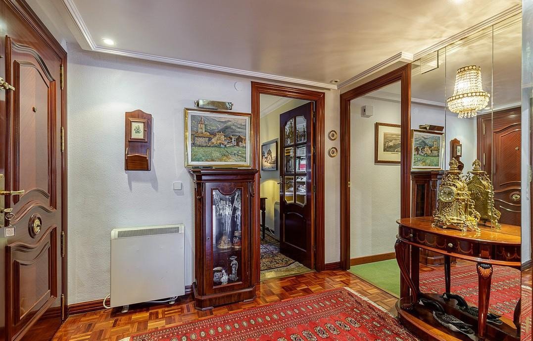 5 Bed Middle Floor Apartment in Pedregalejo