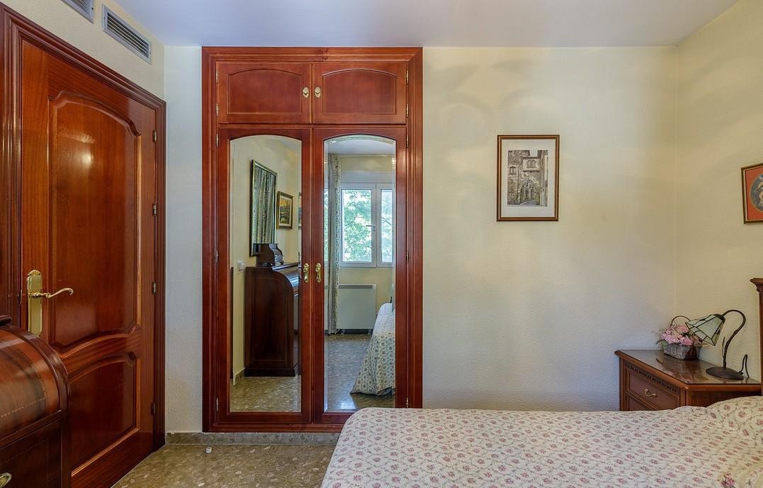 5 Bed Middle Floor Apartment in Pedregalejo