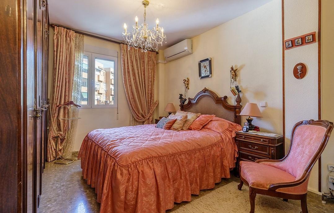 5 Bed Middle Floor Apartment in Pedregalejo
