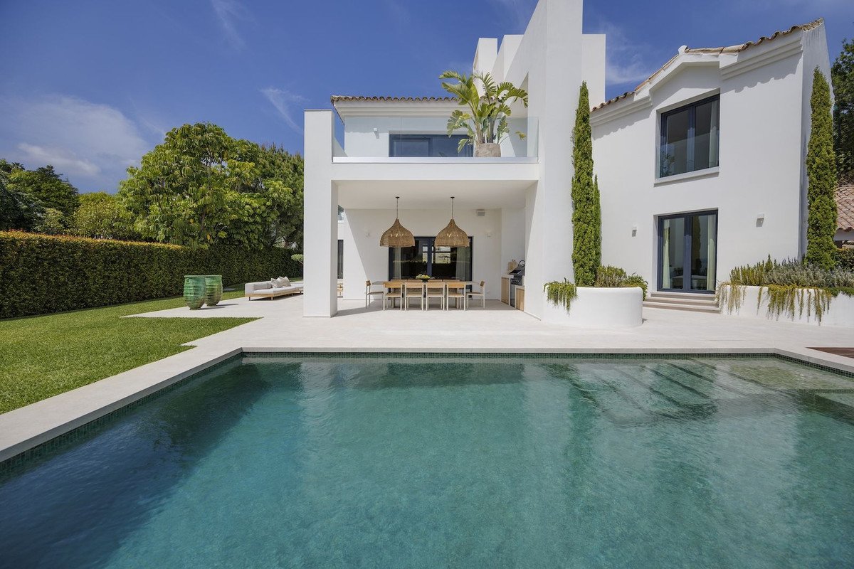 4 Bed Detached Villa in Atalaya
