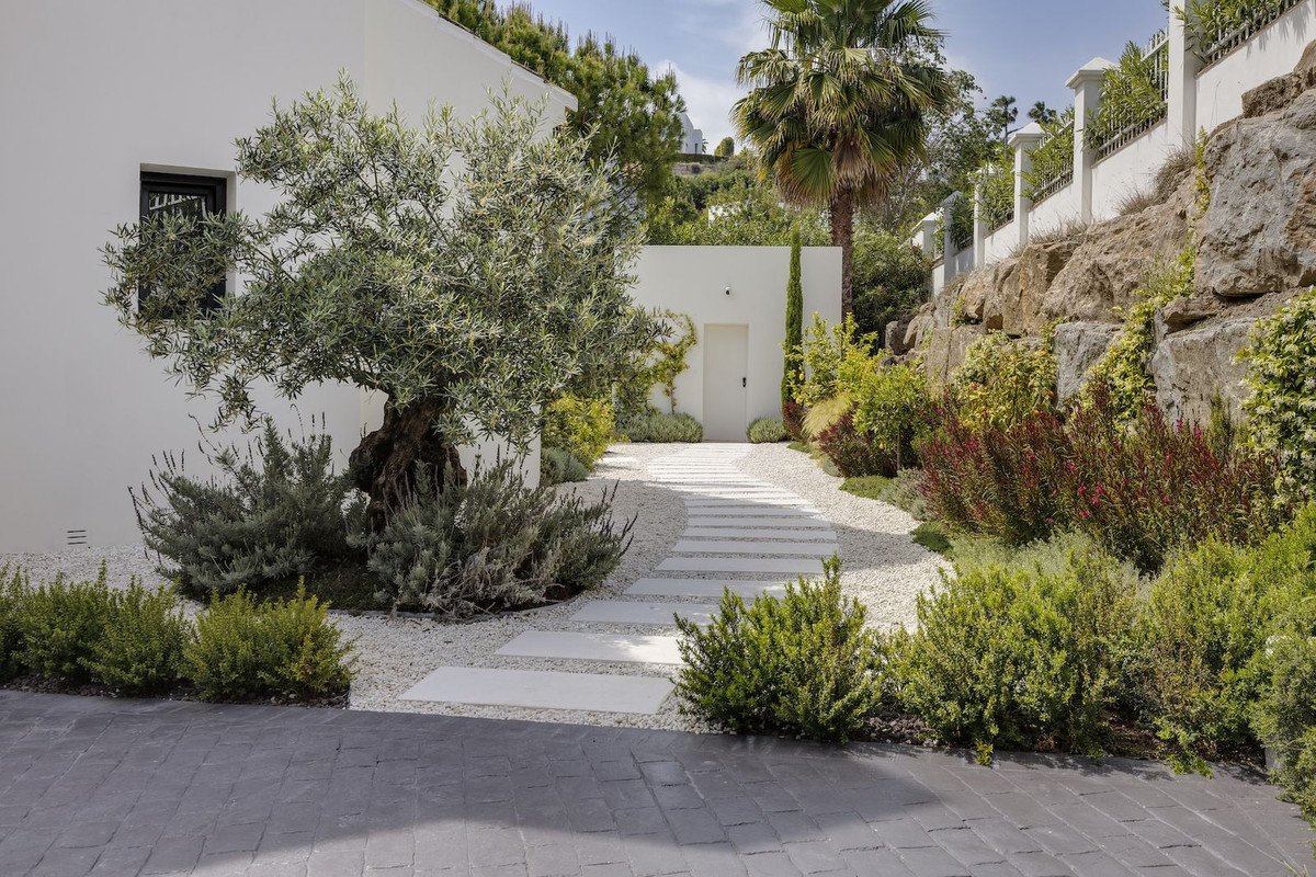 4 Bed Detached Villa in Atalaya