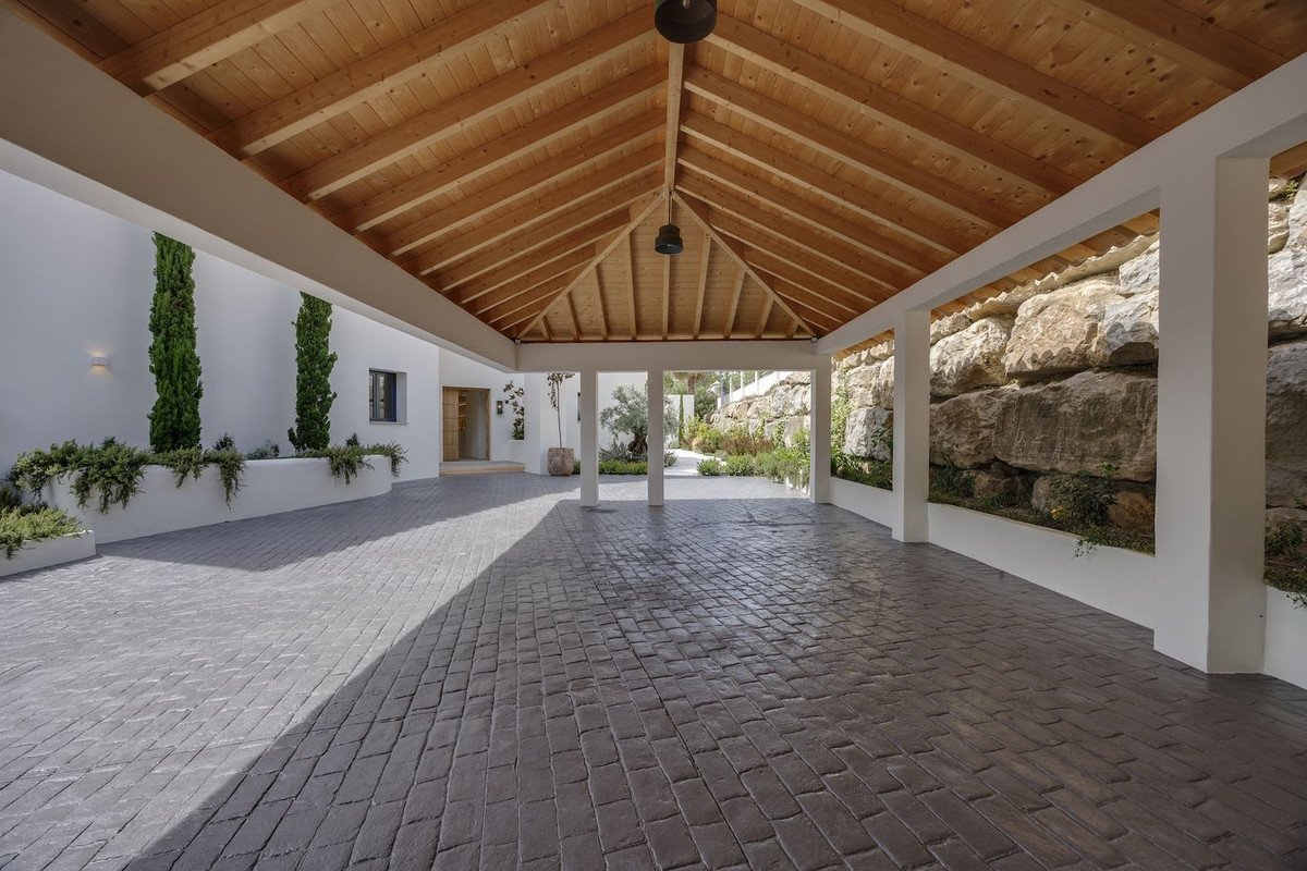 4 Bed Detached Villa in Atalaya
