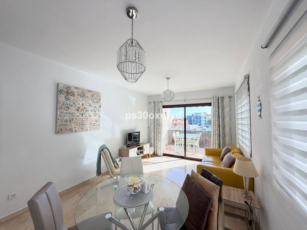 2 Bed Middle Floor Apartment in San Luis de Sabinillas