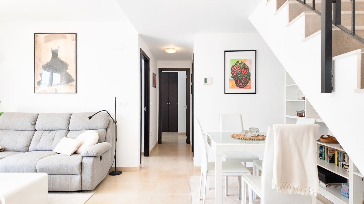 2 Bed Top Floor Apartment in Orihuela Costa