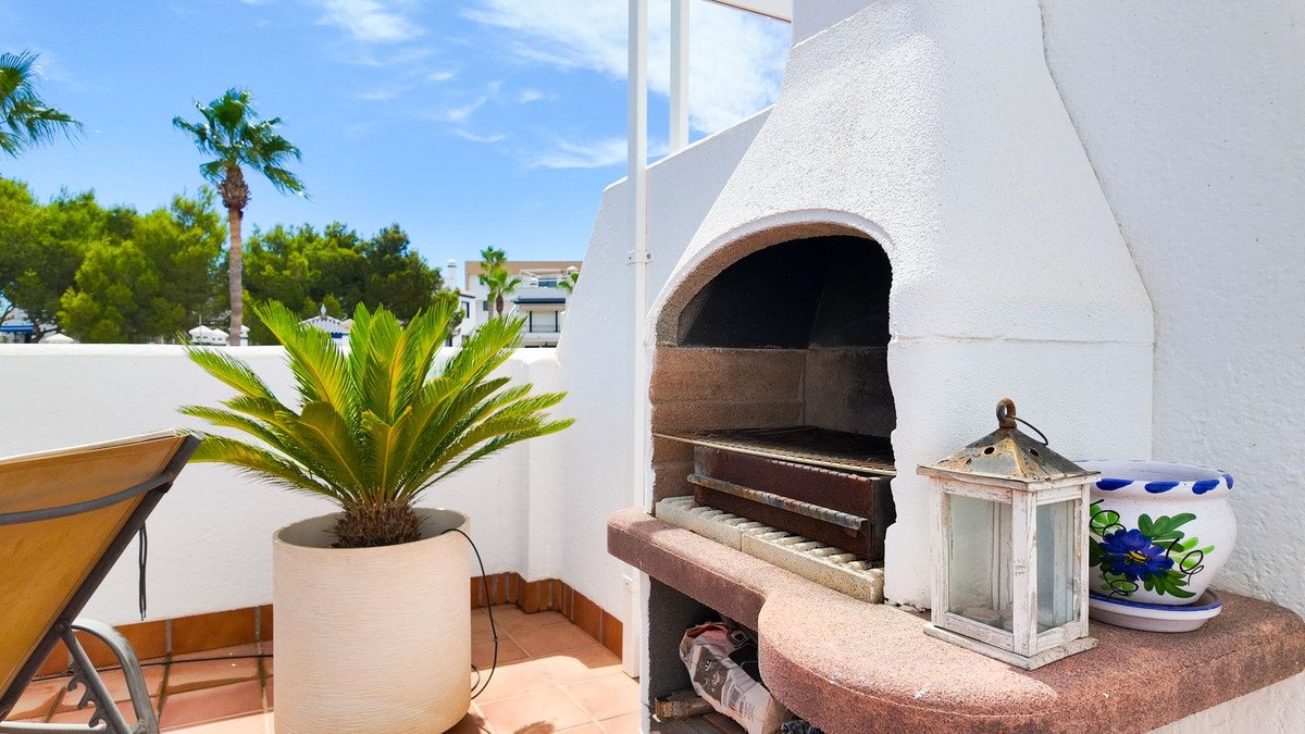 2 Bed Top Floor Apartment in Orihuela Costa