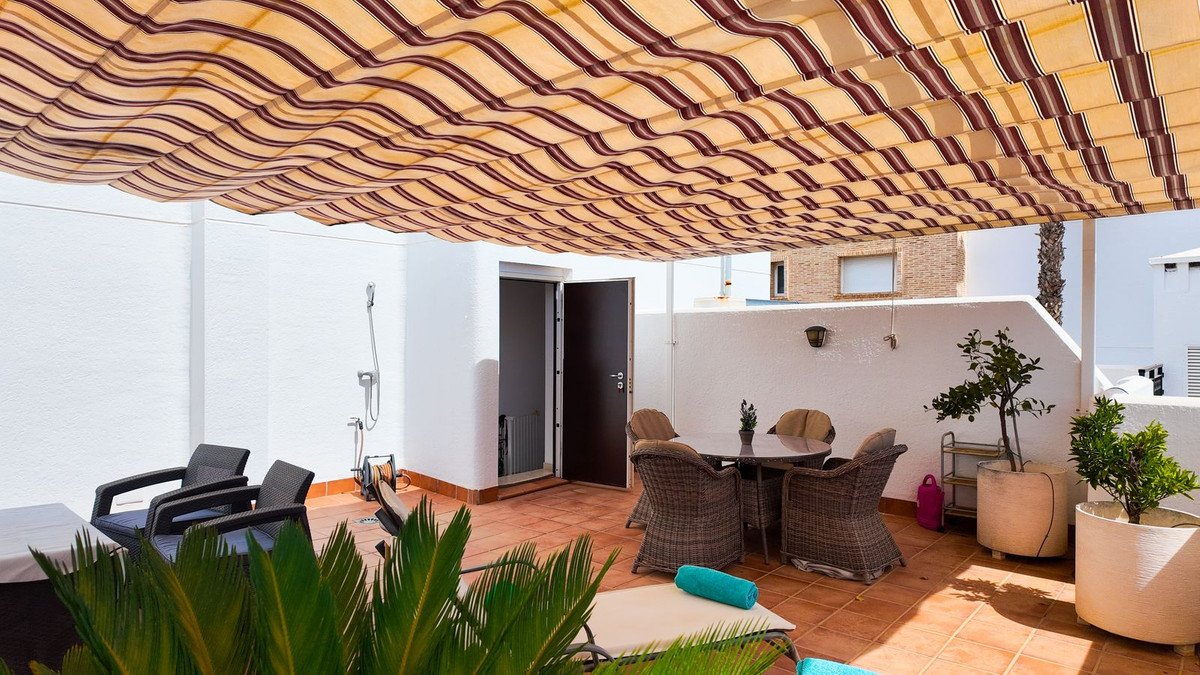 2 Bed Top Floor Apartment in Orihuela Costa