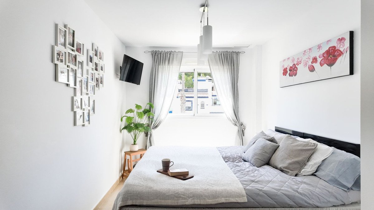 2 Bed Top Floor Apartment in Orihuela Costa