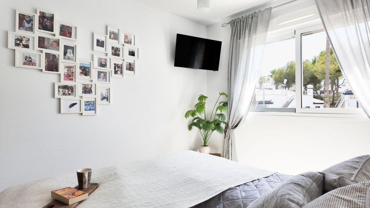 2 Bed Top Floor Apartment in Orihuela Costa