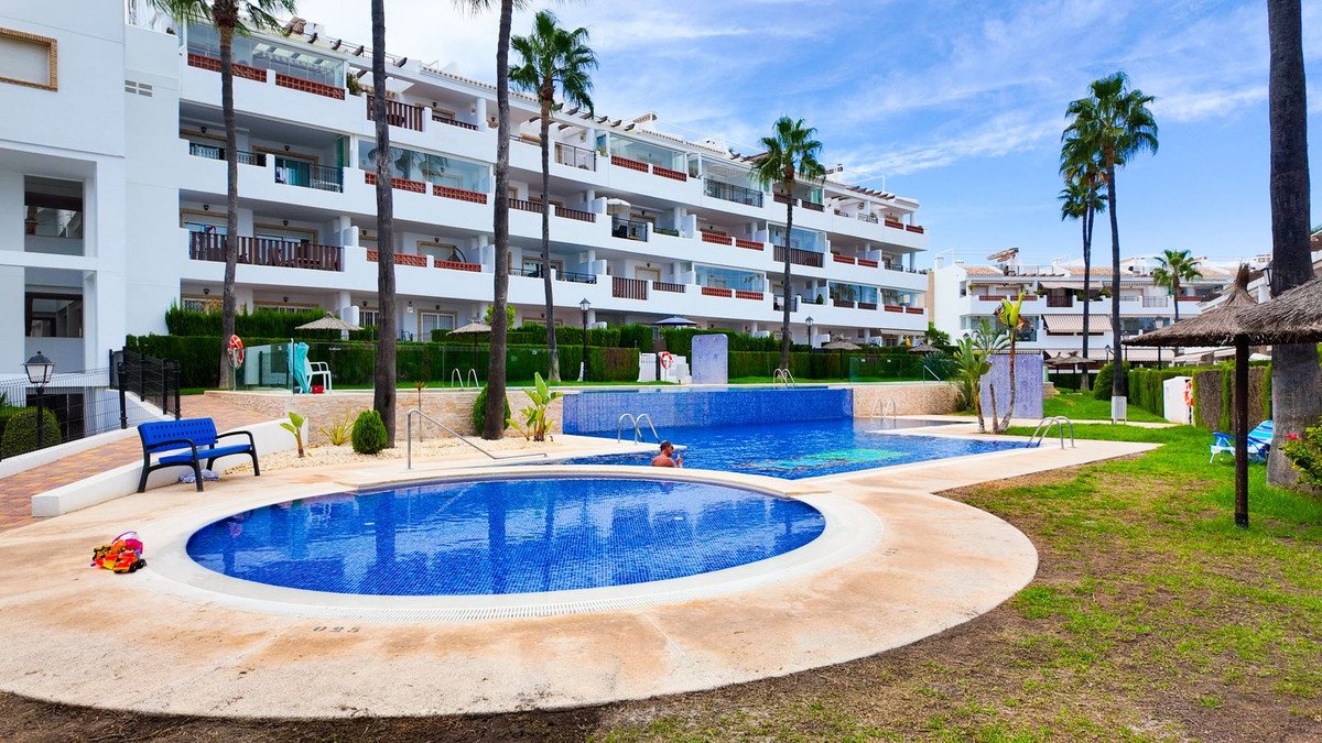 2 Bed Top Floor Apartment in Orihuela Costa