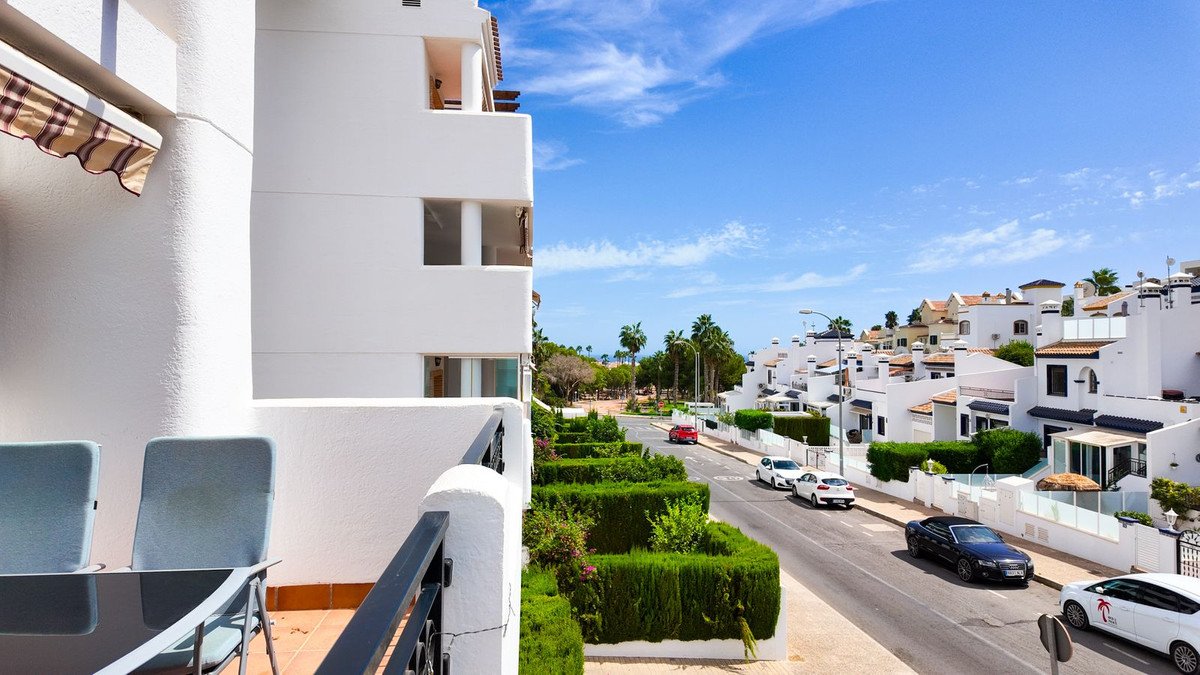 2 Bed Top Floor Apartment in Orihuela Costa