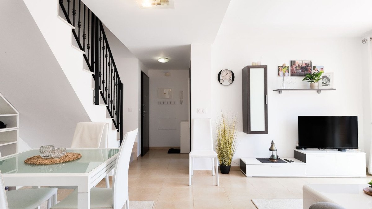 2 Bed Top Floor Apartment in Orihuela Costa