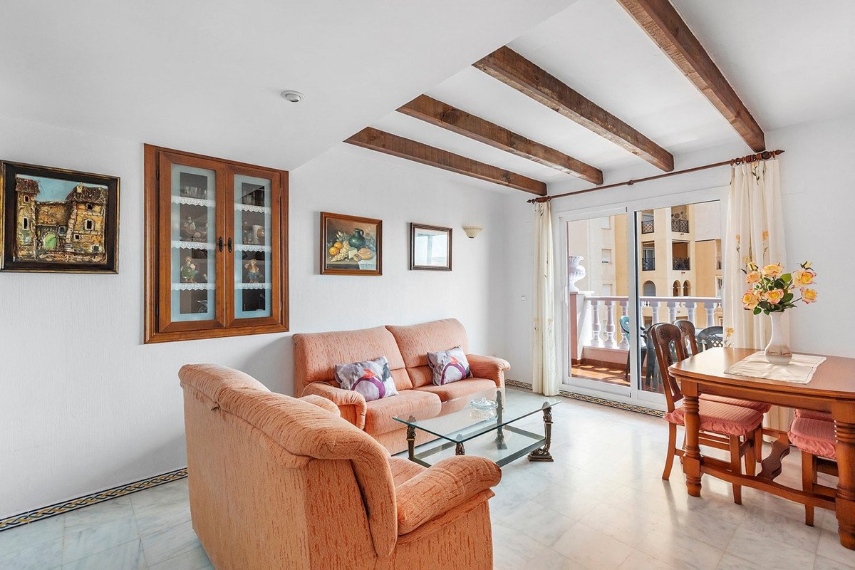 2 Bed Middle Floor Apartment in Playa de los Locos