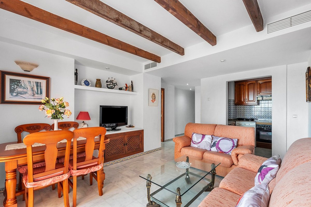 2 Bed Middle Floor Apartment in Playa de los Locos