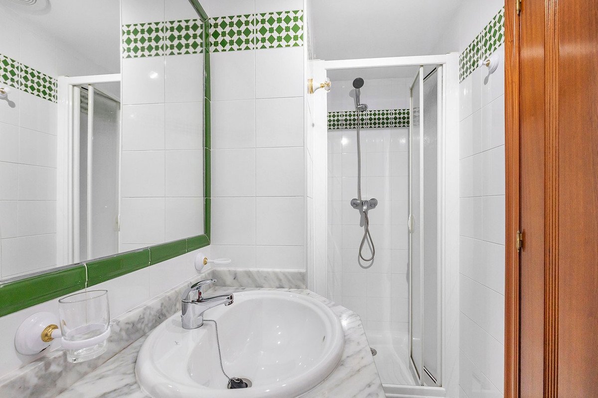 2 Bed Middle Floor Apartment in Playa de los Locos