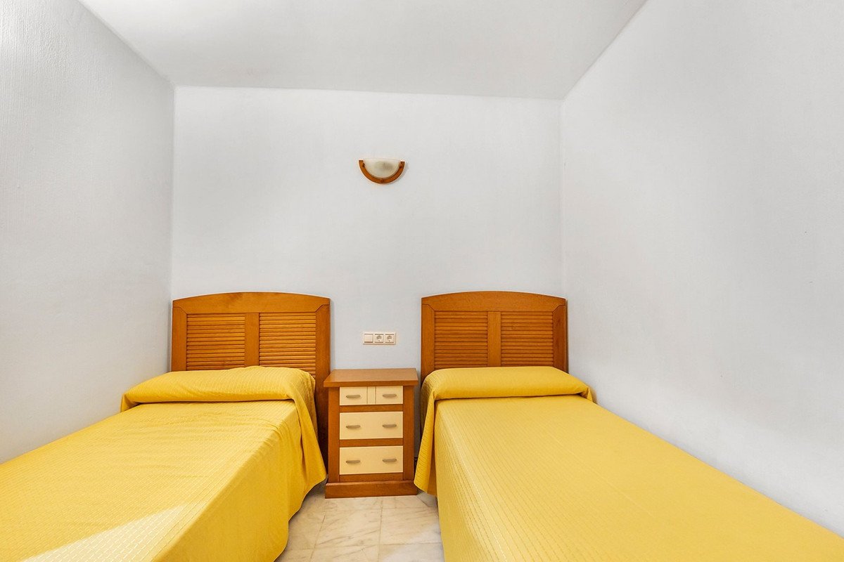 2 Bed Middle Floor Apartment in Playa de los Locos