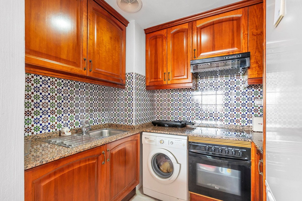2 Bed Middle Floor Apartment in Playa de los Locos