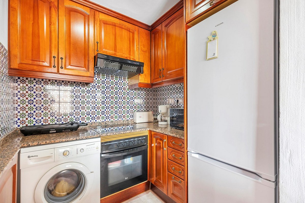 2 Bed Middle Floor Apartment in Playa de los Locos